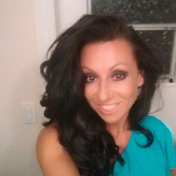 Meet your Posher, Stephany - Picture 1 of 1